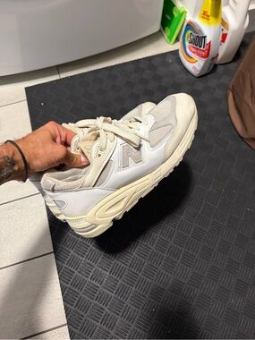 TEDDY SANTIS X New Balance 990v2: Cream/Off-White